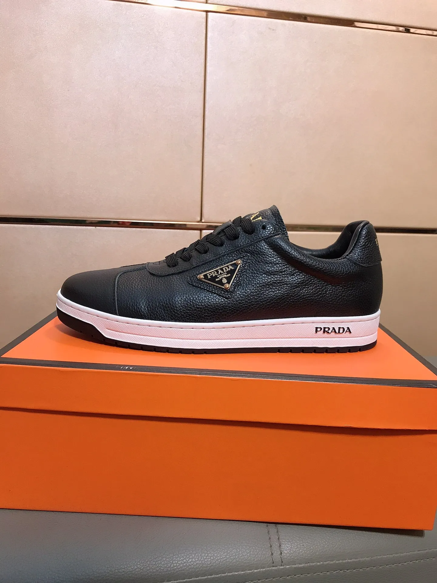 Ex-factory price 380 💎💎🆕Prada's latest casual and fashionable men's shoes👟hot style💥simple and elegant style, exclusive for trendy men. Unique latest brand elements👑, fashionable and generous, the fabric is original imported cowhide, pigskin breathable lining + feet, super comfortable and wear-resistant outsole, classic model taken in kind, size: 38-44